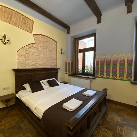 Апартаменти Королівські На Вулиці Лесі Українки 19 Lviv Buitenkant foto