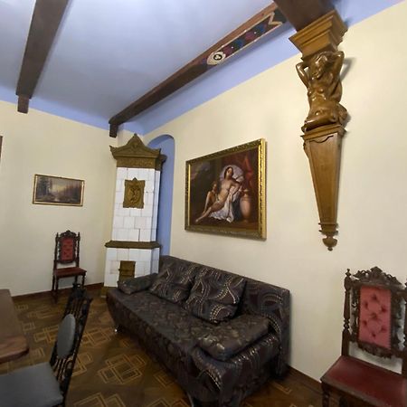 Апартаменти Королівські На Вулиці Лесі Українки 19 Lviv Buitenkant foto