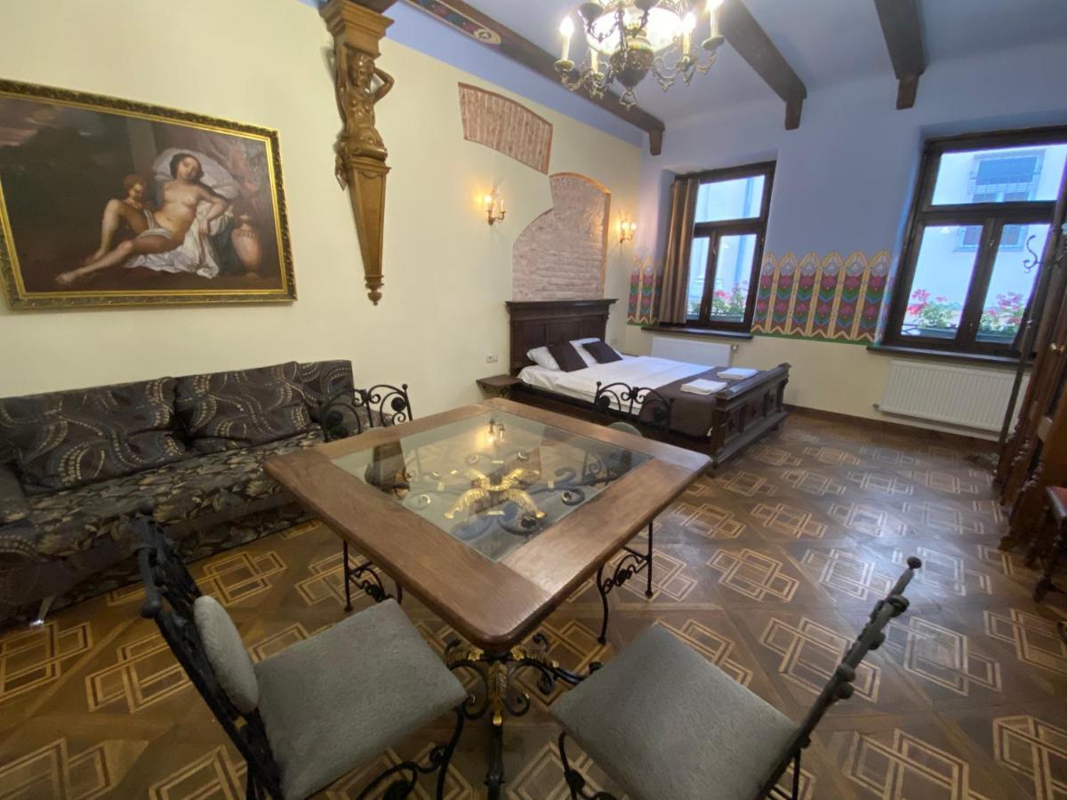 Апартаменти Королівські На Вулиці Лесі Українки 19 Lviv Buitenkant foto