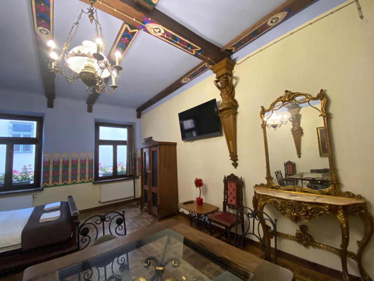 Апартаменти Королівські На Вулиці Лесі Українки 19 Lviv Buitenkant foto