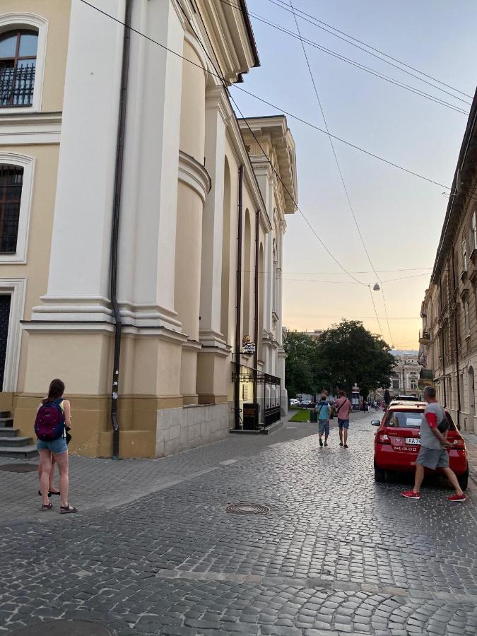 Апартаменти Королівські На Вулиці Лесі Українки 19 Lviv Buitenkant foto