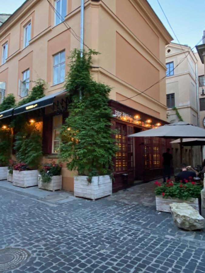 Апартаменти Королівські На Вулиці Лесі Українки 19 Lviv Buitenkant foto