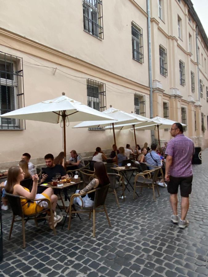 Апартаменти Королівські На Вулиці Лесі Українки 19 Lviv Buitenkant foto