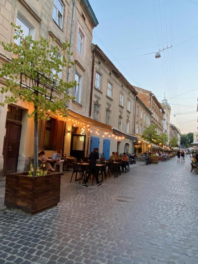 Апартаменти Королівські На Вулиці Лесі Українки 19 Lviv Buitenkant foto