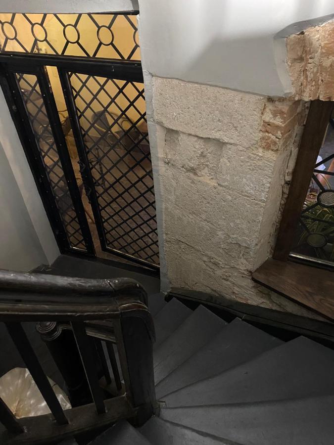 Апартаменти Королівські На Вулиці Лесі Українки 19 Lviv Buitenkant foto