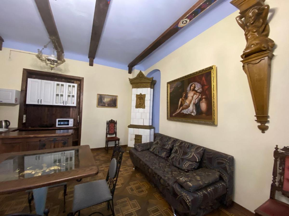 Апартаменти Королівські На Вулиці Лесі Українки 19 Lviv Buitenkant foto