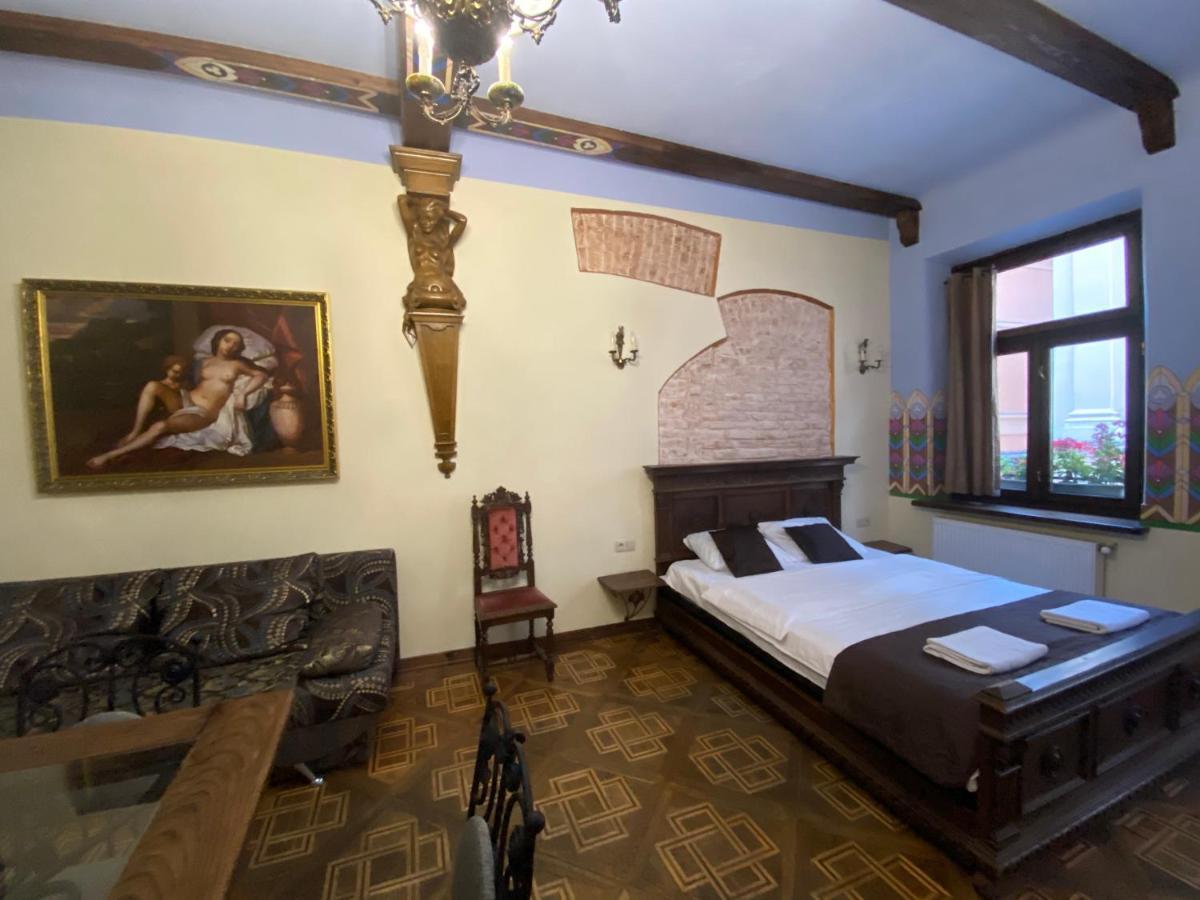 Апартаменти Королівські На Вулиці Лесі Українки 19 Lviv Buitenkant foto