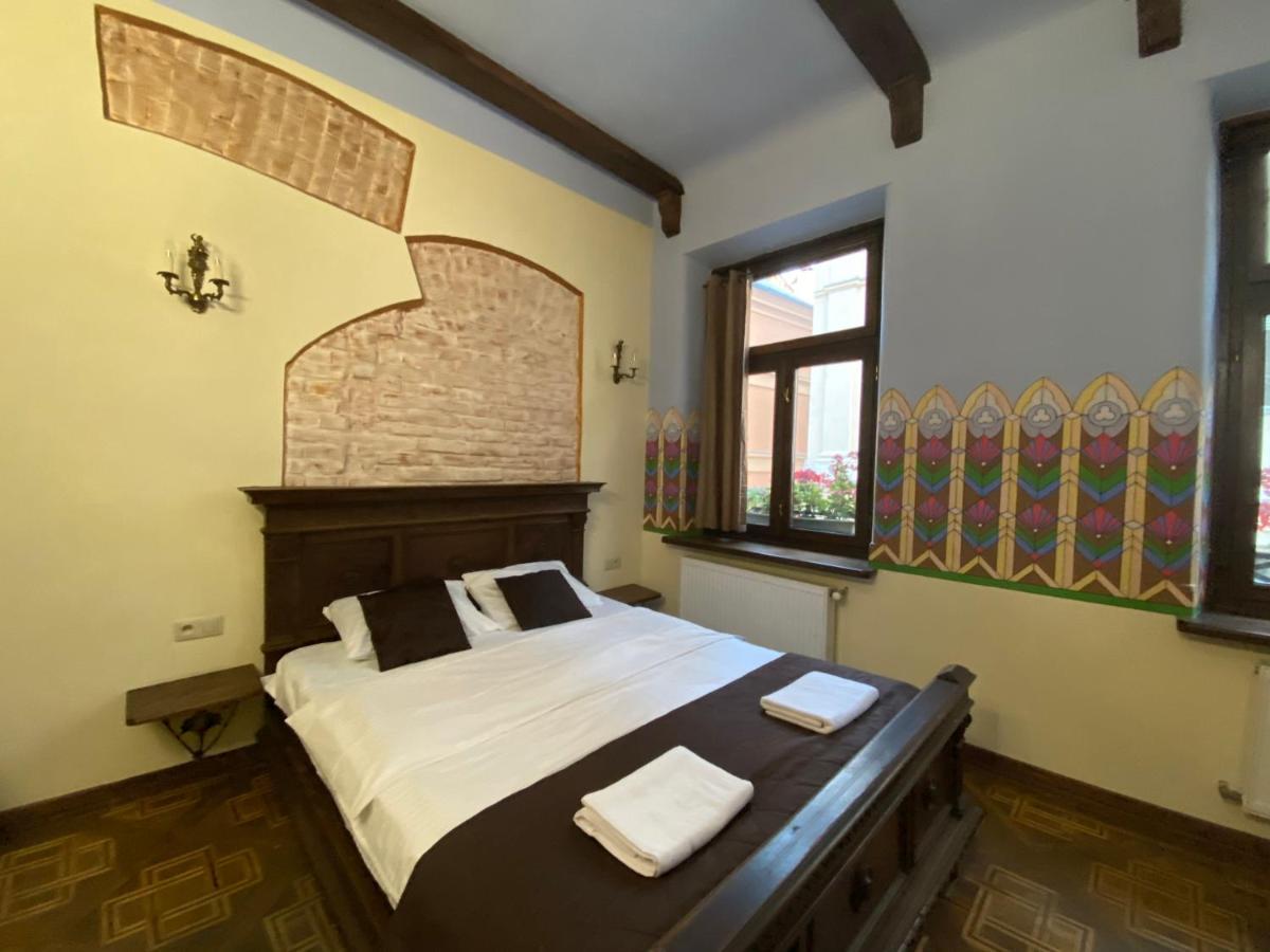 Апартаменти Королівські На Вулиці Лесі Українки 19 Lviv Buitenkant foto