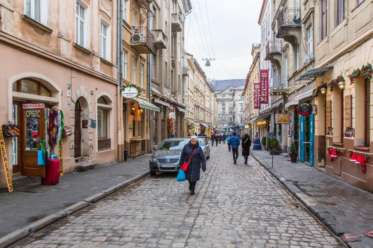 Апартаменти Королівські На Вулиці Лесі Українки 19 Lviv Buitenkant foto